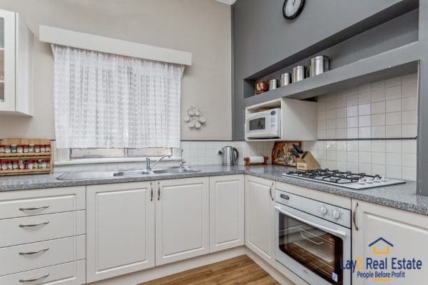 31 Arundel Street Bayswater Kitchen picture.