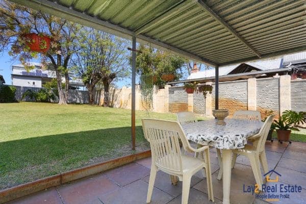 31 Arundel Street Bayswater rear seating area
