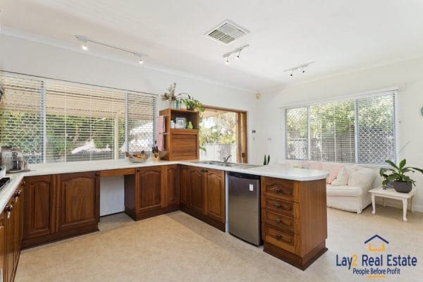Litchen at 21 Neville Street Bayswater picture.