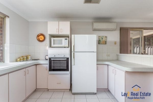 Kitchen picture at 3-146 Shakespeare Avenue Yokine WA 6060.