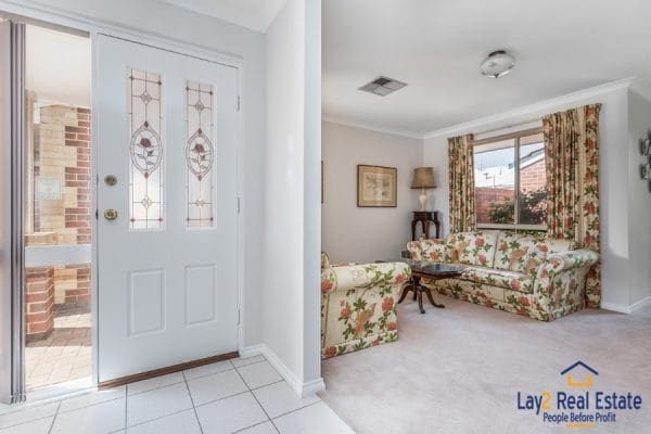 3/146 Shakespeare Avenue Yokine WA 6060 for sale - Lay2 Real Estate - front door entrance area picture.