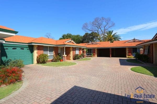 Driveway entrance picture into the villas at 146 Shakespeare Avenue Yokine WA 6060 - Lay2 Real Estate