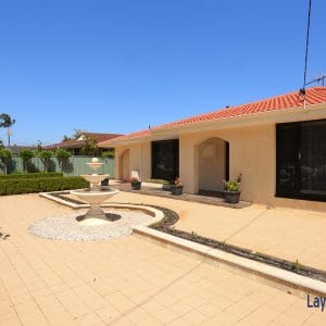 picture of the fountain at 52 peterborough Crescent - house for sale in Morley