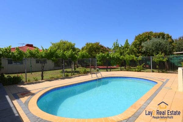 The pool at 52 Peterborough Crescent Morley picture.