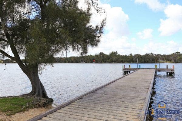 Riverside Precinct Of Bayswater 6053 Big 5 Bedroom 2 Bath 845sqm Lot