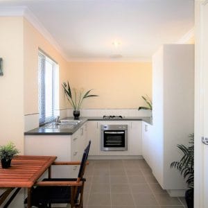 picture of the kitchen.