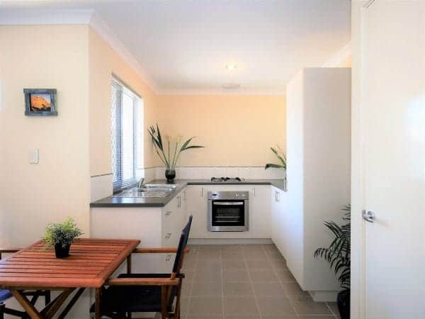 picture of the kitchen.