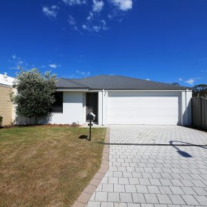 front picture of the house at 21 Wooleen Parkway Beeliar WA