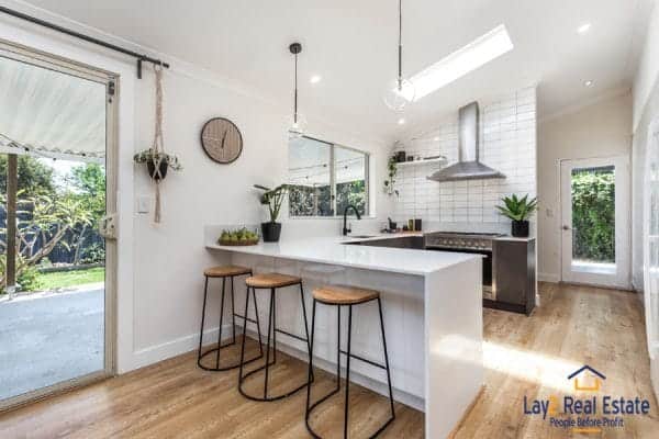 102 Hamilton Street Bassendean Breakfast Bar Picture.