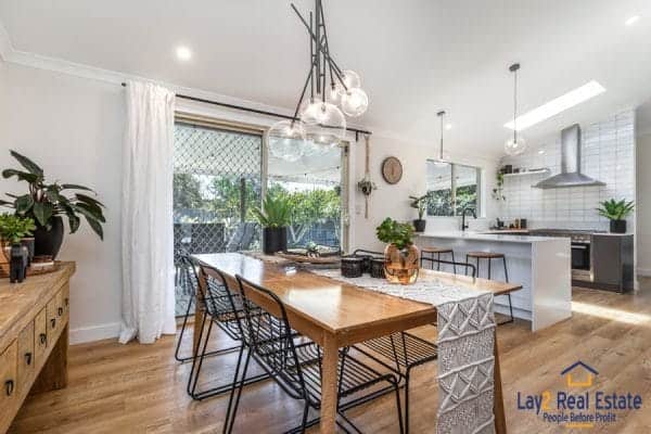 102 Hamilton Street Bassendean dining room picture.