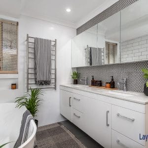 102 Hamilton Street Bassendean Main Bathroom picture.