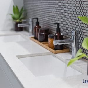 102 Hamilton Street Bassendean main bathroom vanity picture.