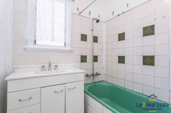The Bathroom picture at 21 Grafton Road Bayswater WA