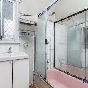 Bathroom picture