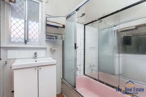 Bathroom picture