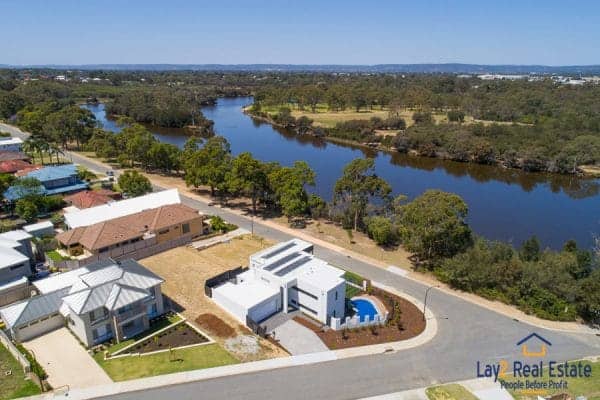 Swan River picture.