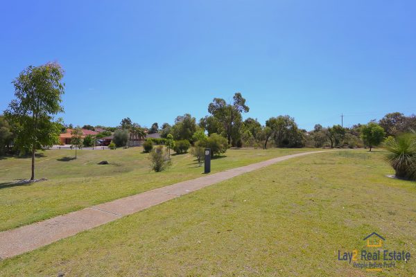 Picture of park next to 1 -4 Keatley Court Mirrabooka