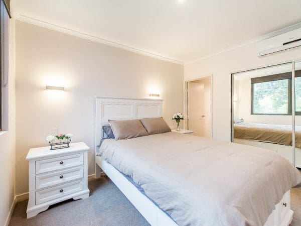 Picture of the other bedroom.