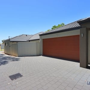 Picture of the front of 39 Foyle Road Bayswater