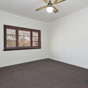 Bedroom picture