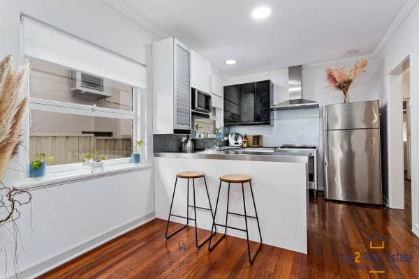 kitchen breakfast area picture