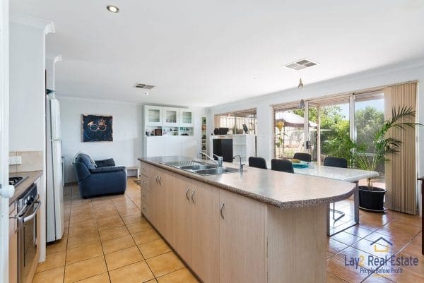 Picture of the Kitchen - Open Plane