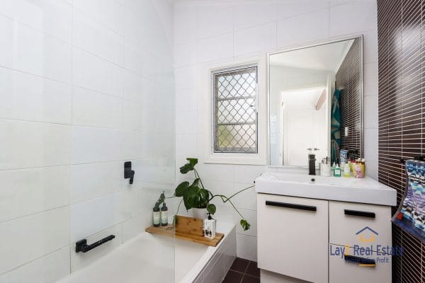 37 Avenell Road, Bayswater 6053.  Central Bayswater Location.  Character Cottage For Sale Near Train Station Shops and Cafes - Image 9