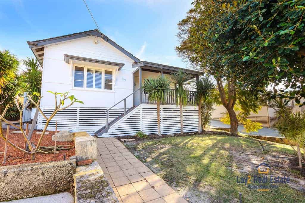 Bayswater Home For Sale Near Train Station Shops & Cafes