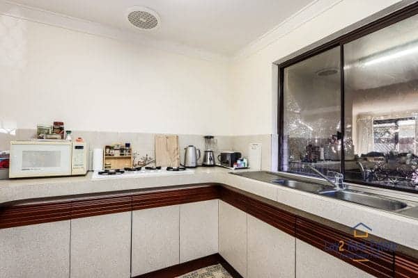 49B Havenvale Crescent, Dianella. FIRST HOMEBUYER SPECIAL Affordable three bedroom duplex half with two living areas. - Image 6