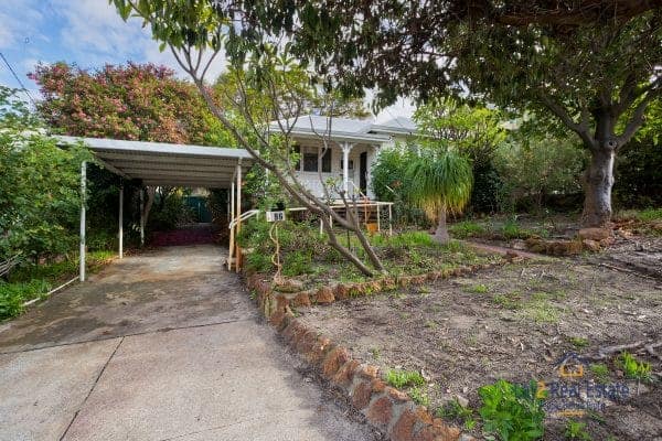 96 Roberts Street, Bayswater 6053. Original Condition Character Home. - Image 2