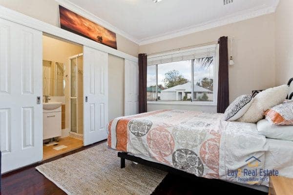 30 Watkins Street, Eden Hill 6054. Renoavted 3 bed 2 bath Cottage on 814sqm Block. - Image 6