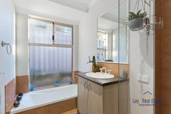 36C Kitchener Avenue, Bayswater 6053. Spacious first home right here! - Image 11