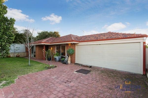 36C Kitchener Ave Bayswater front yard