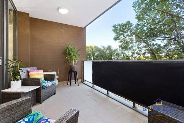 4/288 Lord Street, Highgate 6003. Hollywood style at an affordable price. - Image 2
