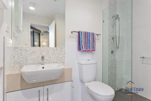 4/288 Lord Street, Highgate 6003. Hollywood style at an affordable price. - Image 4