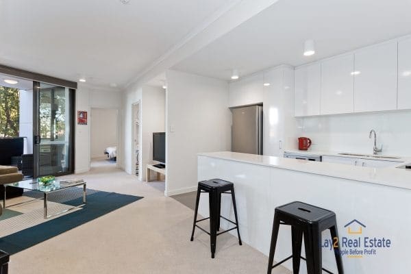 4/288 Lord Street, Highgate 6003. Hollywood style at an affordable price. - Image 3