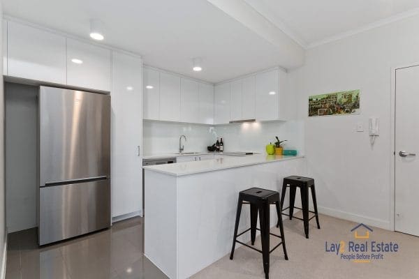 4/288 Lord Street, Highgate 6003. Hollywood style at an affordable price. - Image 6