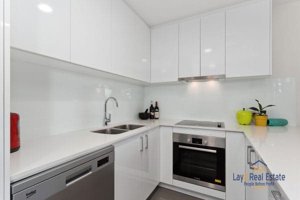 4/288 Lord Street, Highgate 6003. Hollywood style at an affordable price. - Image 8