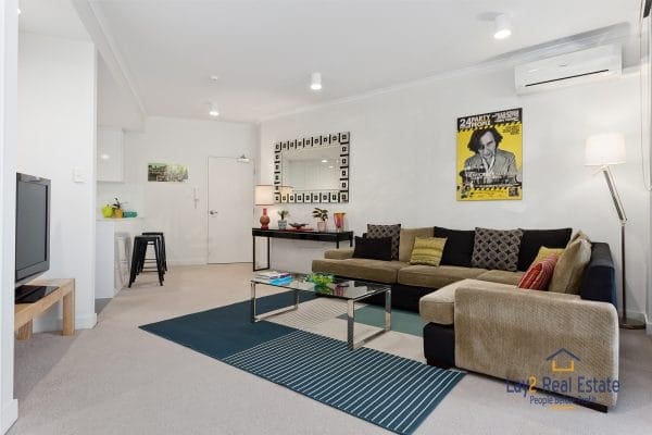 4/288 Lord Street, Highgate 6003. Hollywood style at an affordable price. - Image 9
