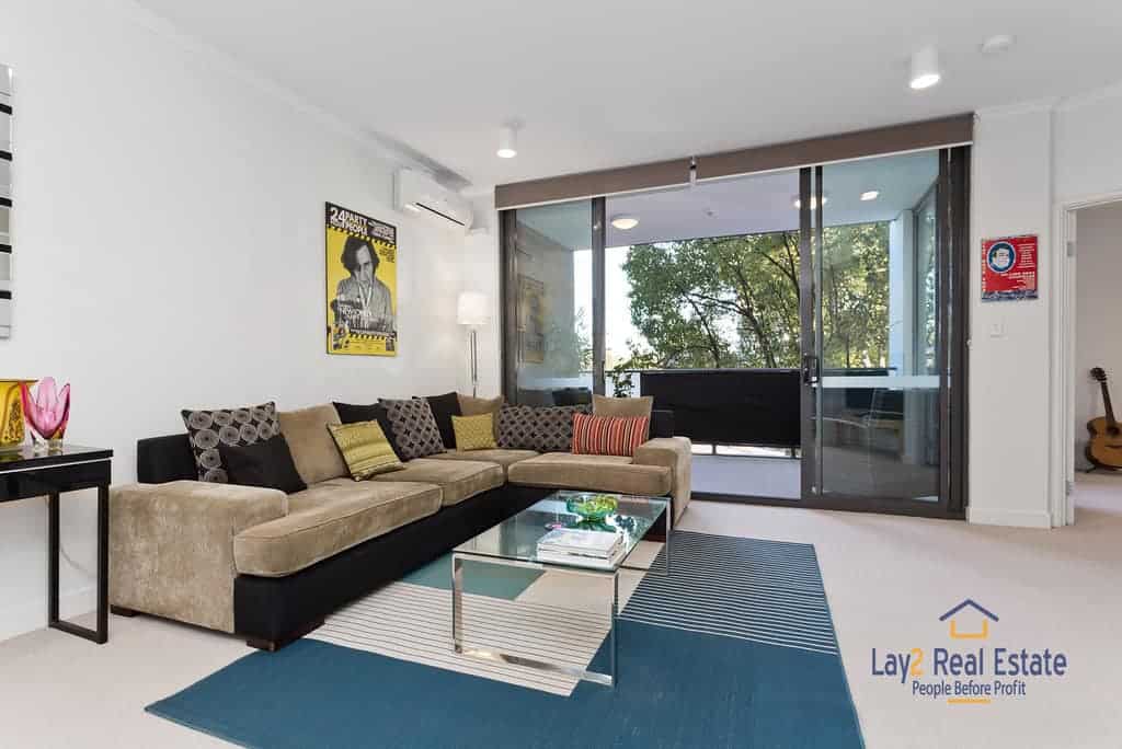 4/288 Lord Street, Highgate 6003. Hollywood style at an affordable price.
