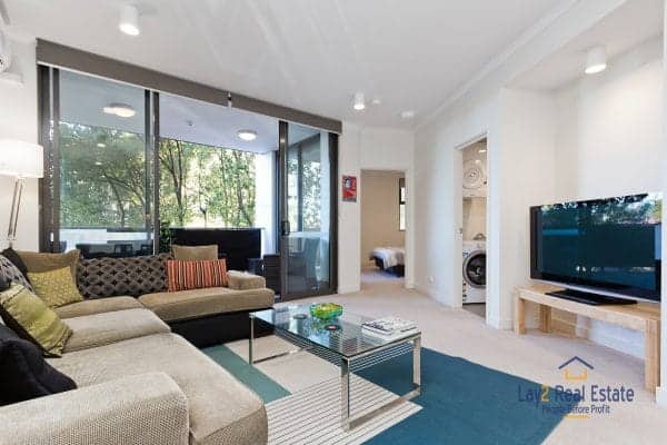 4/288 Lord Street, Highgate 6003. Hollywood style at an affordable price. - Image 5