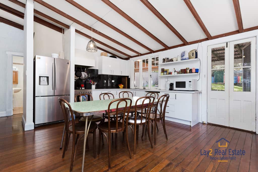 45 Grosvenor Road, Bayswater. Circa 1921 Brick home on 765sqm block. - Image 4