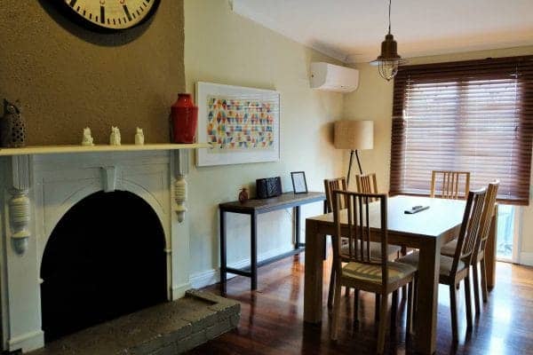 64 Railway Parade, Bayswater 6053. Classic 1920s Weatherboard Cottage. - Image 3