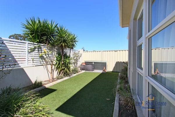 20 Jacqueline Street, Bayswater. Huge 290sqm Modern Home on 1094sqm block - Image 5