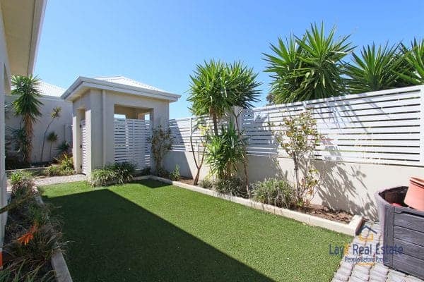 20 Jacqueline Street, Bayswater. Huge 290sqm Modern Home on 1094sqm block - Image 6