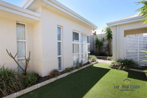 20 Jacqueline Street, Bayswater. Huge 290sqm Modern Home on 1094sqm block - Image 7