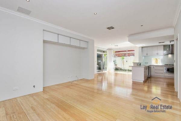 20 Jacqueline Street, Bayswater. Huge 290sqm Modern Home on 1094sqm block - Image 11