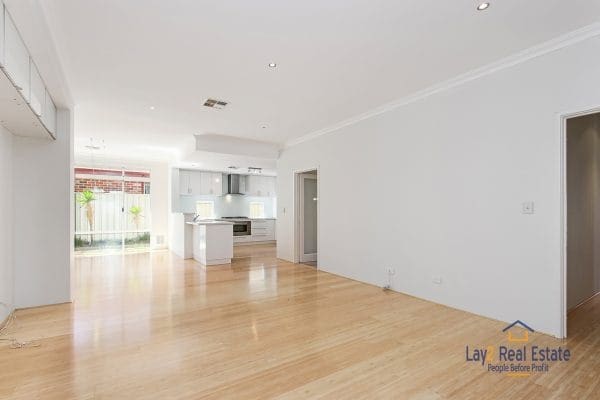 20 Jacqueline Street, Bayswater. Huge 290sqm Modern Home on 1094sqm block - Image 12