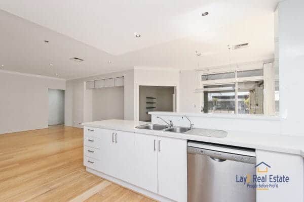 20 Jacqueline Street, Bayswater. Huge 290sqm Modern Home on 1094sqm block - Image 10