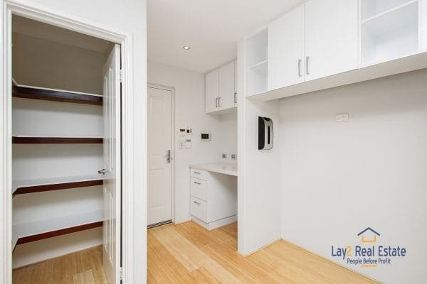 20 Jacqueline Street, Bayswater. Huge 290sqm Modern Home on 1094sqm block - Image 14